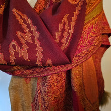 Afbeelding in Gallery-weergave laden, Manouk, Etole motif cachemire vintage en laine, soie et fourrure, années 1990