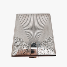 Charger l'image dans la galerie, Kraftalpacca, Etui à cigarettes Art déco en alpacca plaqué argent guilloché à motifs géométriques, années 1930