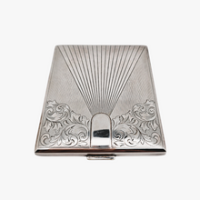 Charger l'image dans la galerie, Kraftalpacca, Etui à cigarettes Art déco en alpacca plaqué argent guilloché à motifs géométriques, années 1930