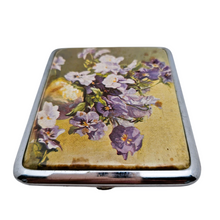 Load image into Gallery viewer, Étui à cigarettes vintage, Bouquet de pensées, vers 1950 Le Charme des Violettes - Brocante en ligne