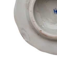 Load image into Gallery viewer, FAS, Cafetière blanche et bleue en porcelaine allemande, entre 1834 et 1851