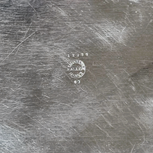 Load image into Gallery viewer, Fallon Orfèvre Namur, Plat de service ovale de style Louis XVI en métal argenté, années 1900