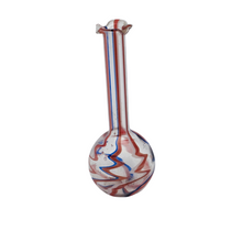 Charger l'image dans la galerie, Fiole à parfum en verre soufflé de Murano à filets rouges, blancs et bleus, vers 1880-1900 Le Charme des Violettes - Brocante en ligne
