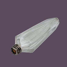 Load image into Gallery viewer, Flacon en cristal taillé et argent sans bouchon, fin XIXᵉ – début XXᵉ siècle Le Charme des Violettes - Brocante en ligne