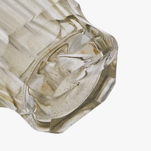 Load image into Gallery viewer, Flacon à sels Belle Époque en cristal taillé et son bouchon floral sculpté, circa 1880–1900 Le Charme des Violettes - Brocante en ligne
