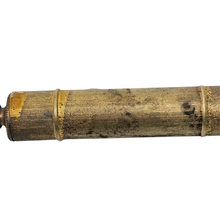 Load image into Gallery viewer, Flacon à sels ancien – flacon de pâmoison en métal doré, tube en verre intérieur, fin XIXᵉ - début XXᵉ siècle Le Charme des Violettes - Brocante en ligne