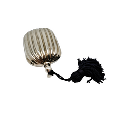 Charger l'image dans la galerie, Flacon à sels cannelé en argent 800, Belle Époque, fin XIXè - début XXè