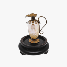 Load image into Gallery viewer, Flacon à sels en nacre et métal doré Napoléon III en forme d'aiguière miniature, XIXè