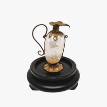 Load image into Gallery viewer, Flacon à sels en nacre et métal doré Napoléon III en forme d'aiguière miniature, XIXè