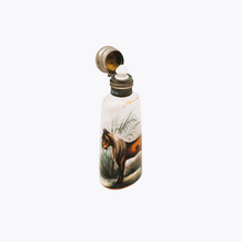 Charger l'image dans la galerie, Flacon à sels ou à parfum en porcelaine peinte, à motif de cheval, fin XIXè - début XXè
