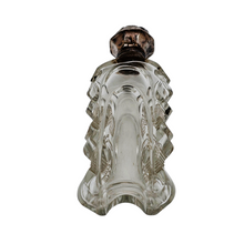 Load image into Gallery viewer, Flacon ancien à sels ou à parfum en verre moulé et monture en métal argenté, vers 1890/1910 Le Charme des Violettes - Brocante en ligne