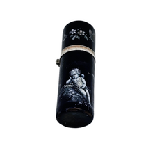 Charger l'image dans la galerie, Flacon à parfum ou à sels en argent émaillé bleu nuit à décor de putti et intérieur en vermeil, milieu XIXè siècle Le Charme des Violettes - Brocante en ligne