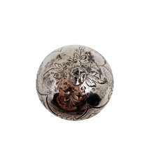 Afbeelding in Gallery-weergave laden, Flacon à parfum en cristal et bouchon en vermeil, fin XIXᵉ - début XXᵉ siècle Le Charme des Violettes - Brocante en ligne