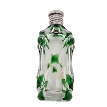 Afbeelding in Gallery-weergave laden, Flacon à parfum Art nouveau en cristal clair et vert, monture argent, France, vers 1900 Le Charme des Violettes - Brocante en ligne