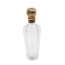 Charger l'image dans la galerie, Flacon à parfum en cristal taillé et bouchon ciselé en vermeil, fin XIXᵉ / début XXᵉ siècle Le Charme des Violettes - Brocante en ligne