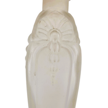Afbeelding in Gallery-weergave laden, Legras & Cie (attribué à), Flacon à parfum Art nouveau à la libellule en verre sablé moulé, vers 1905-1915 Le Charme des Violettes - Brocante en ligne