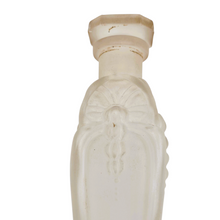 Afbeelding in Gallery-weergave laden, Legras & Cie (attribué à), Flacon à parfum Art nouveau à la libellule en verre sablé moulé, vers 1905-1915 Le Charme des Violettes - Brocante en ligne