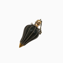 Load image into Gallery viewer, Edwardian perfume bottle in buffalo horn and chiseled brass, late 19th century.