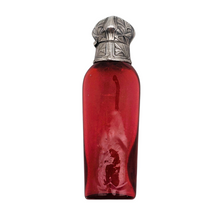 Afbeelding in Gallery-weergave laden, Petit flacon à sels ou à parfum Art nouveau en verre rouge rubis et métal argenté, vers 1890-1910 Le Charme des Violettes - Brocante en ligne