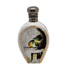 Load image into Gallery viewer, Flacon à parfum ou à sels en porcelaine peinte à la main, fin XIXè - début XXè Le Charme des Violettes - Brocante en ligne