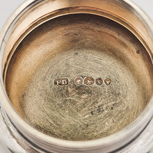 Charger l'image dans la galerie, Flacon de toilette anglais en cristal taillé et argent vermeil – Londres, 1886 Le Charme des Violettes - Brocante en ligne