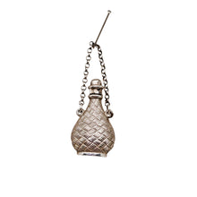 Load image into Gallery viewer, Petit flacon miniature en argent ciselé – pendentif à parfum ou à sels, vers 1890-1910 Le Charme des Violettes - Brocante en ligne