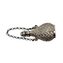 Load image into Gallery viewer, Petit flacon miniature en argent ciselé – pendentif à parfum ou à sels, vers 1890-1910 Le Charme des Violettes - Brocante en ligne