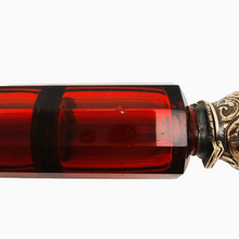 Load image into Gallery viewer, Victorian double perfume bottle in ruby red cut crystal and chiseled silver-gilt, 1880-1890
