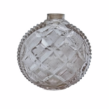 Afbeelding in Gallery-weergave laden, Victoriaanse zout- of parfumflesjes in geslepen kristal, 19e eeuw