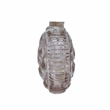 Afbeelding in Gallery-weergave laden, Victoriaanse zout- of parfumflesjes in geslepen kristal, 19e eeuw