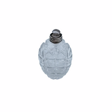 Afbeelding in Gallery-weergave laden, Victoriaanse zout- of parfumflesjes in geslepen kristal, 19e eeuw