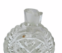 Afbeelding in Gallery-weergave laden, Victoriaanse zout- of parfumflesjes in geslepen kristal, 19e eeuw