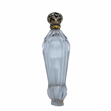 Load image into Gallery viewer, Victorian salt bottles in cut crystal, late 19th century