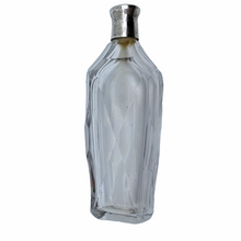 Load image into Gallery viewer, Victorian salt bottles in cut crystal, late 19th century