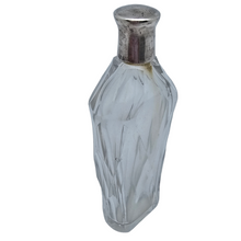 Load image into Gallery viewer, Victorian salt bottles in cut crystal, late 19th century
