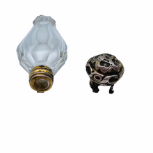 Load image into Gallery viewer, Victorian salt bottles in cut crystal, late 19th century