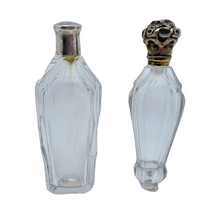 Afbeelding in Gallery-weergave laden, Flacons à sels victoriens en cristal taillé, fin XIXe Le Charme des Violettes - Brocante en ligne