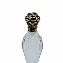 Load image into Gallery viewer, Victorian salt bottles in cut crystal, late 19th century