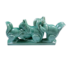 Load image into Gallery viewer, Fontinelle, Trio d’écureuils – Sculpture animalière Art déco en céramique céladon, années 1925-1935 Le Charme des Violettes - Brocante en ligne