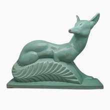 Charger l'image dans la galerie, Fontinelle Louis, Renard Art déco en céramique craquelée vert céladon signé, années 1920-30