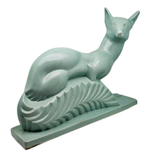 Charger l'image dans la galerie, Fontinelle Louis, Renard Art déco en céramique craquelée vert céladon signé, années 1920-30