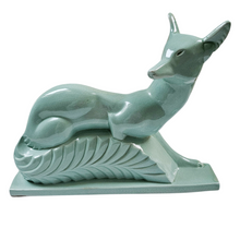 Charger l'image dans la galerie, Fontinelle Louis, Renard Art déco en céramique craquelée vert céladon signé, années 1920-30
