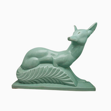 Charger l'image dans la galerie, Fontinelle Louis, Renard Art déco en céramique craquelée vert céladon signé, années 1920-30