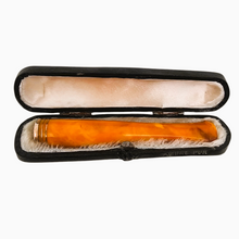 Load image into Gallery viewer, Fume-cigarette Art déco en ambre pur, années 1930