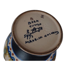 Load image into Gallery viewer, Gouda décor Beek. Carafe Art déco en céramique, années 1920 Le charme des violettes - Brocante en ligne