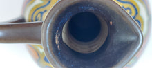 Load image into Gallery viewer, Gouda décor Beek. Carafe Art déco en céramique, années 1920 Le charme des violettes - Brocante en ligne