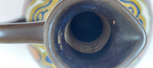 Load image into Gallery viewer, Gouda décor Beek. Carafe Art déco en céramique, années 1920 Le charme des violettes - Brocante en ligne
