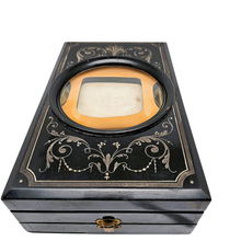 Load image into Gallery viewer, Graphoscope monocle pliant Napoléon III en bois noirci, vers 1850