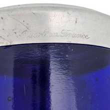 Afbeelding in Gallery-weergave laden, Guerlain, Pot à crème en verre bleu cobalt et couvercle en aluminium gravé, années 1930-1950
