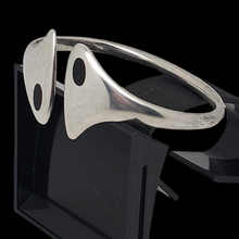Load image into Gallery viewer, Hans Hansen. Scandinavian modernist bracelet in sterling silver